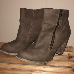 Wanted Olive Green Ankle Boots✨LAST CHANCE